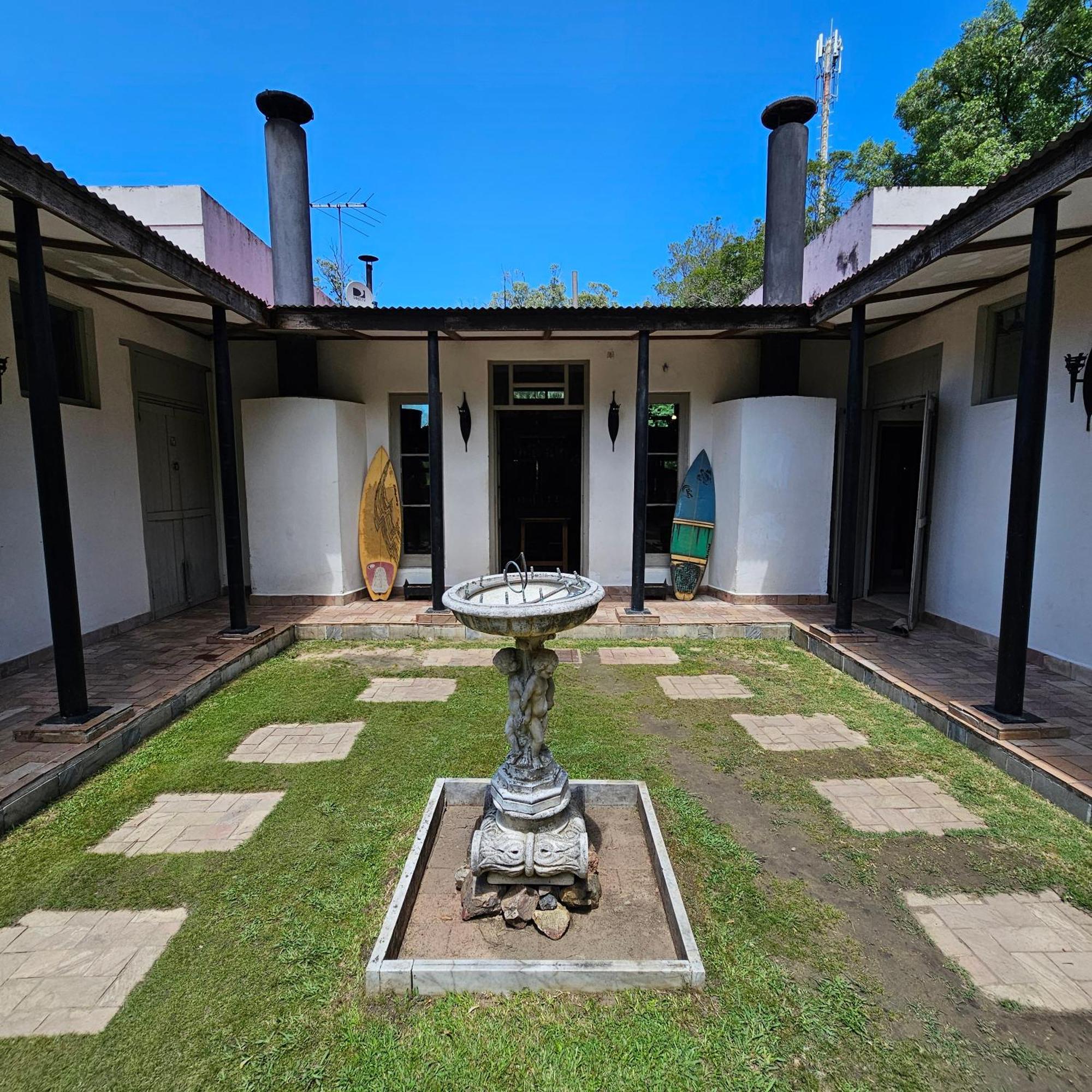 Hostel Punta Ballena Bar 埃斯特角城 外观 照片